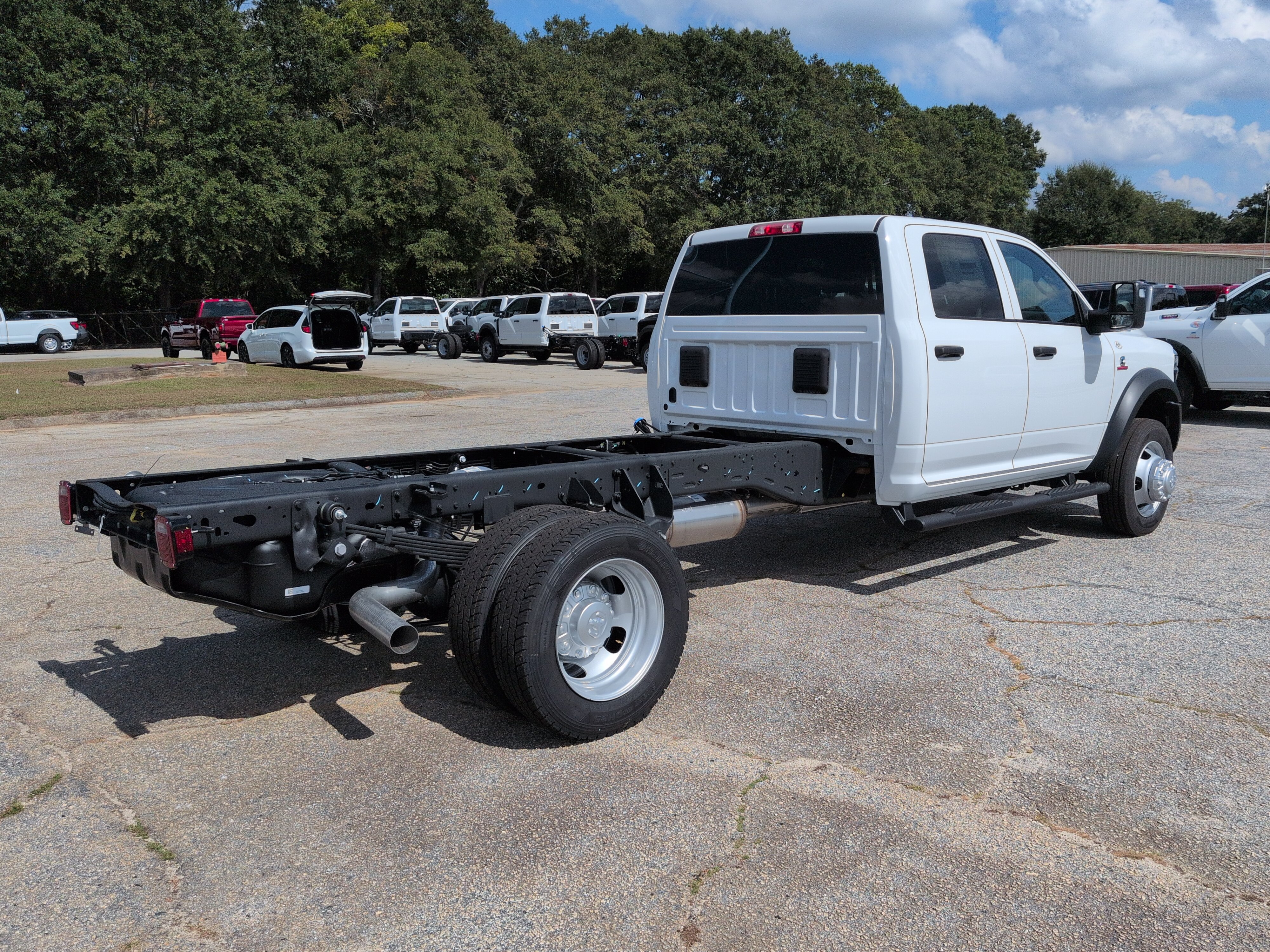 New 2027 RAM 5500 Tradesman AWD/4WD image 3