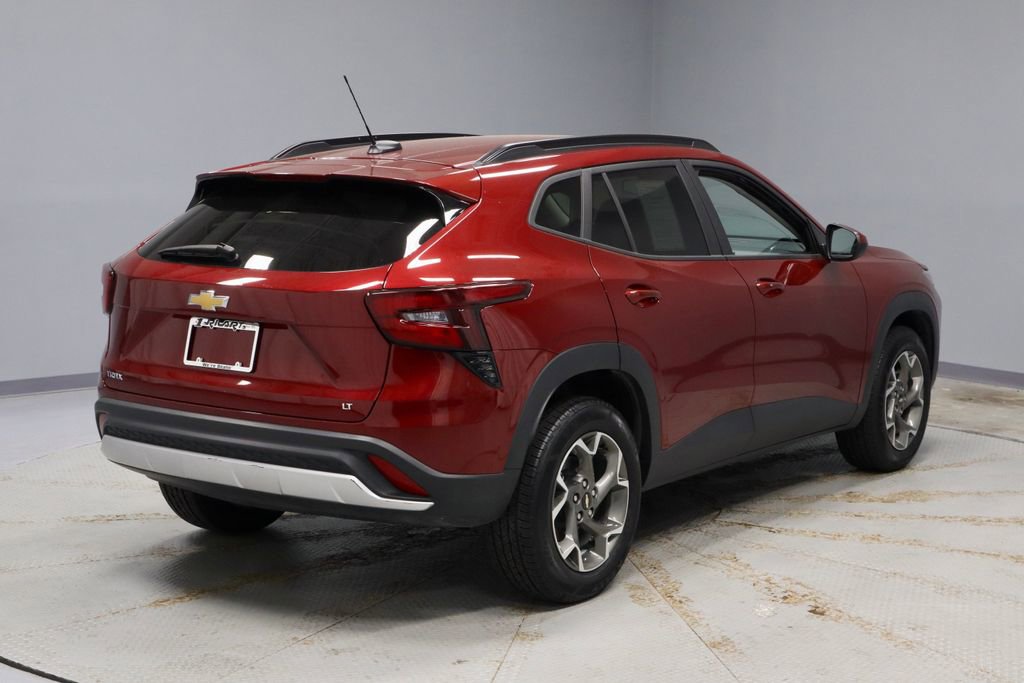 Used 2025 Chevrolet Trax LT w/ LT Convenience Package FWD image 12