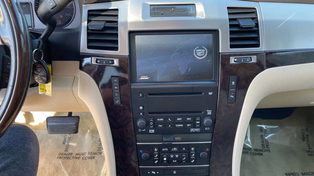 Used 2007 Cadillac Escalade AWD w/ Information Package image 30