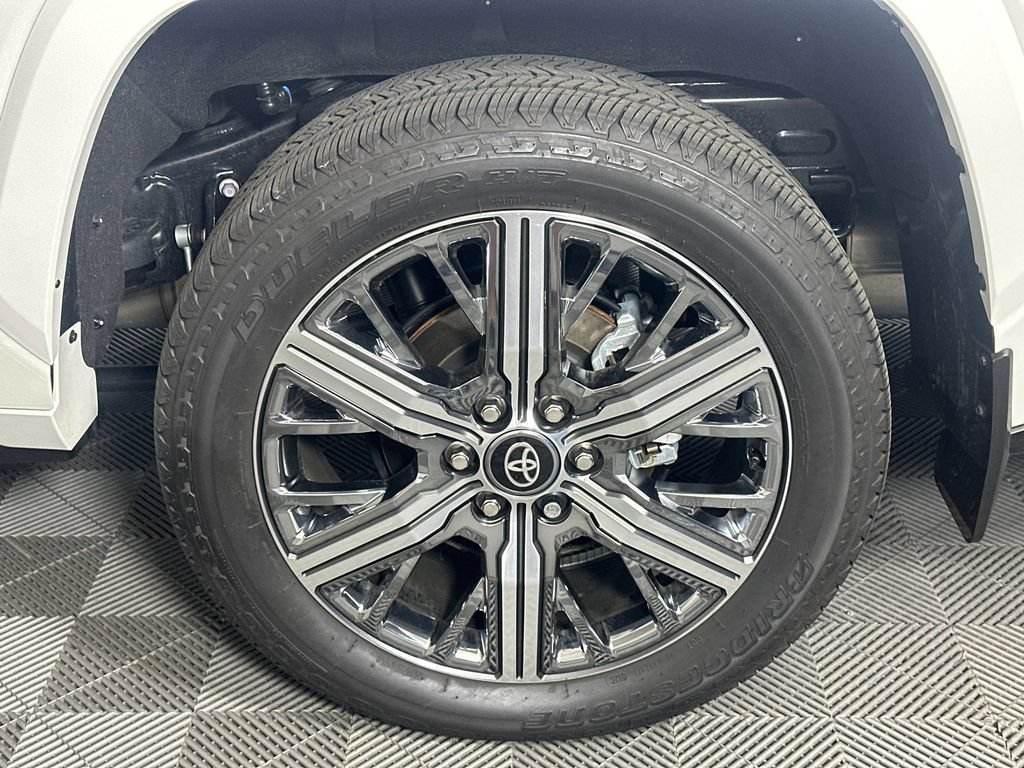 Used 2026 Toyota Sequoia Capstone AWD/4WD image 20