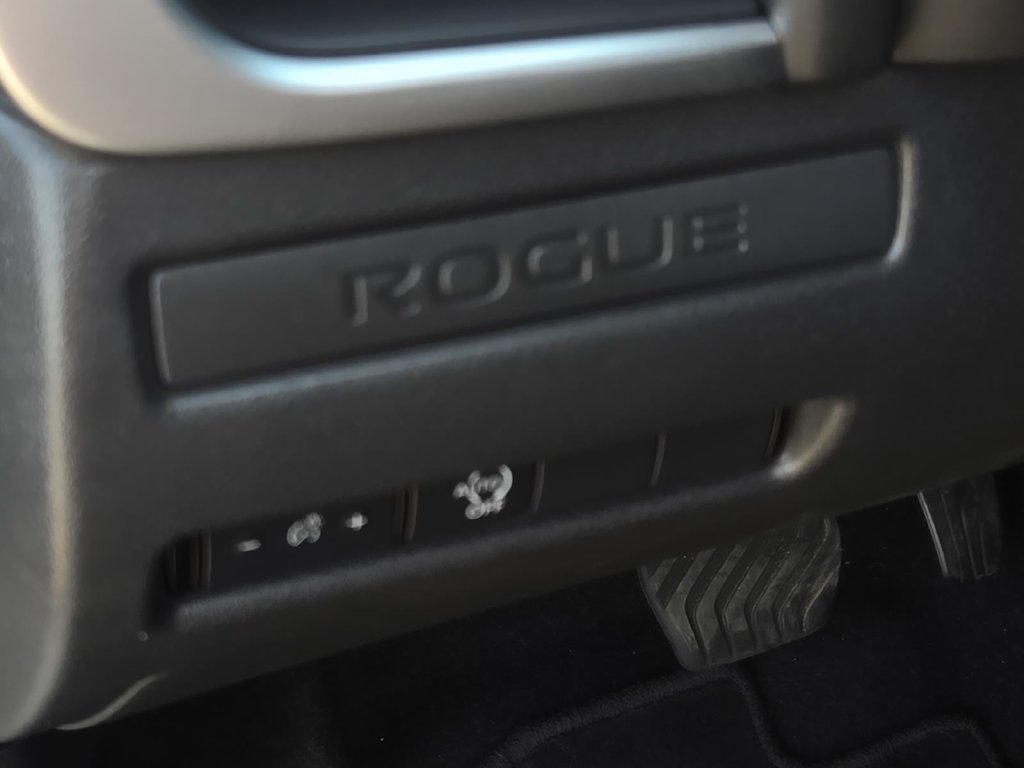 Certified 2025 Nissan Rogue S FWD image 18