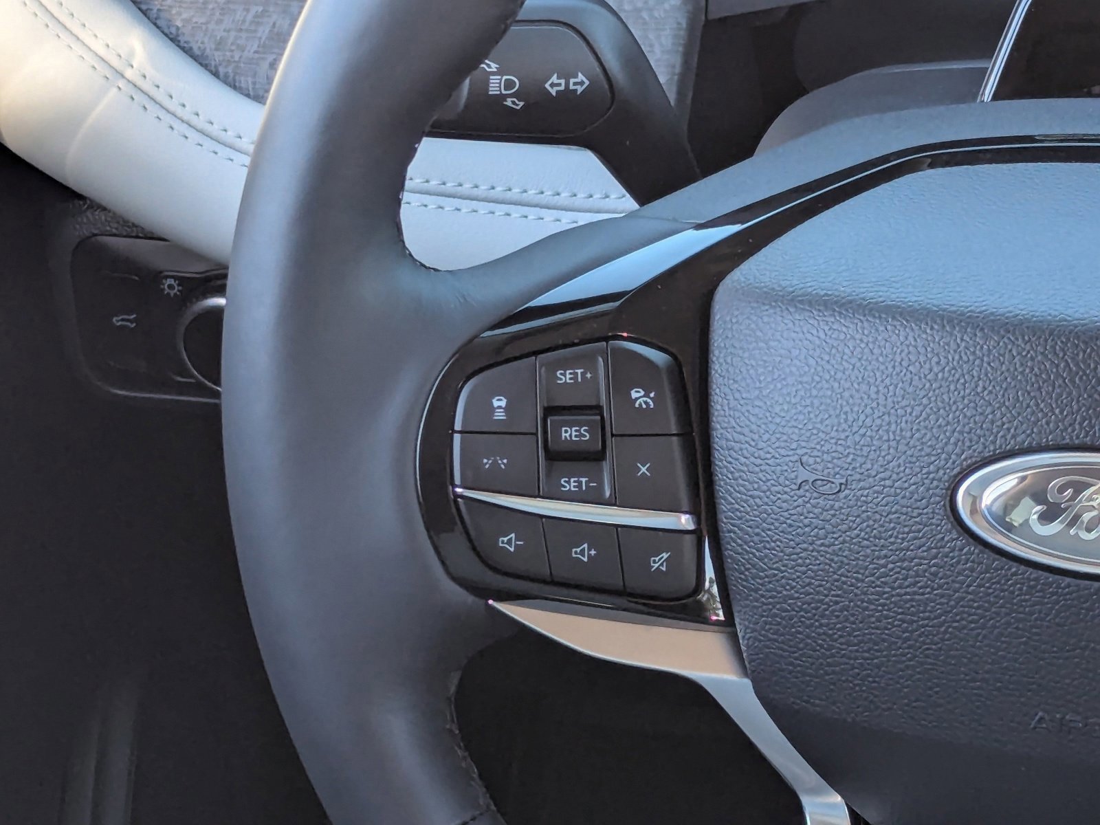 Used 2025 Ford Explorer Platinum w/ Ultimate Package image 20