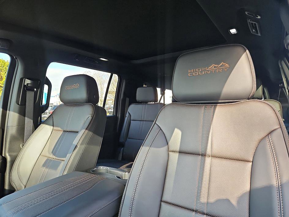 New 2026 Chevrolet Suburban High Country image 16