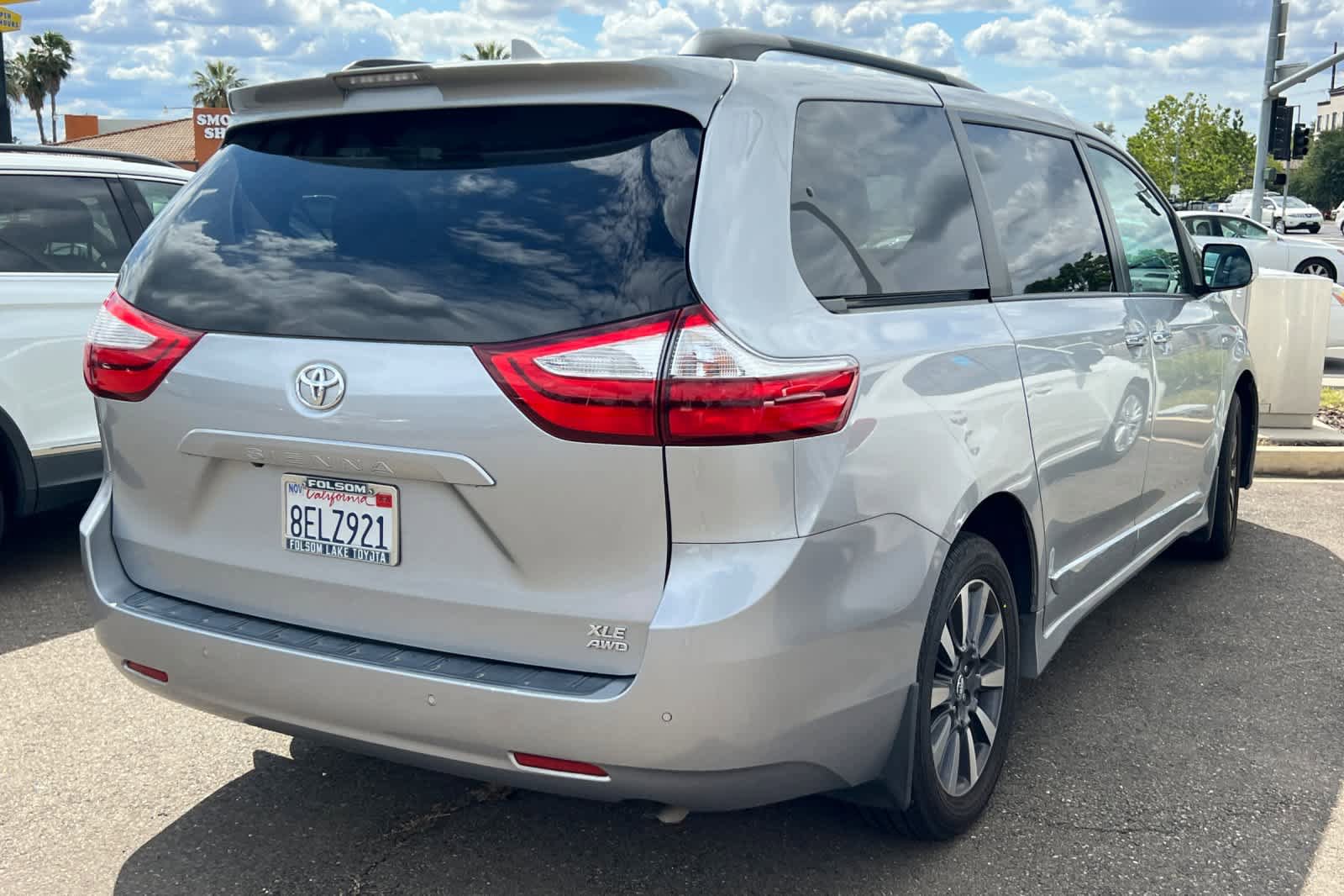 Used 2018 Toyota Sienna XLE w/ XLE Navigation Package AWD/4WD image 4