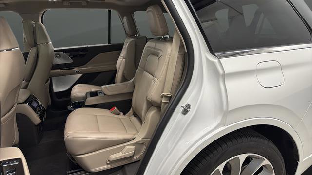 Used 2023 Lincoln Aviator Grand Touring w/ Equipment Group 301A AWD/4WD image 23