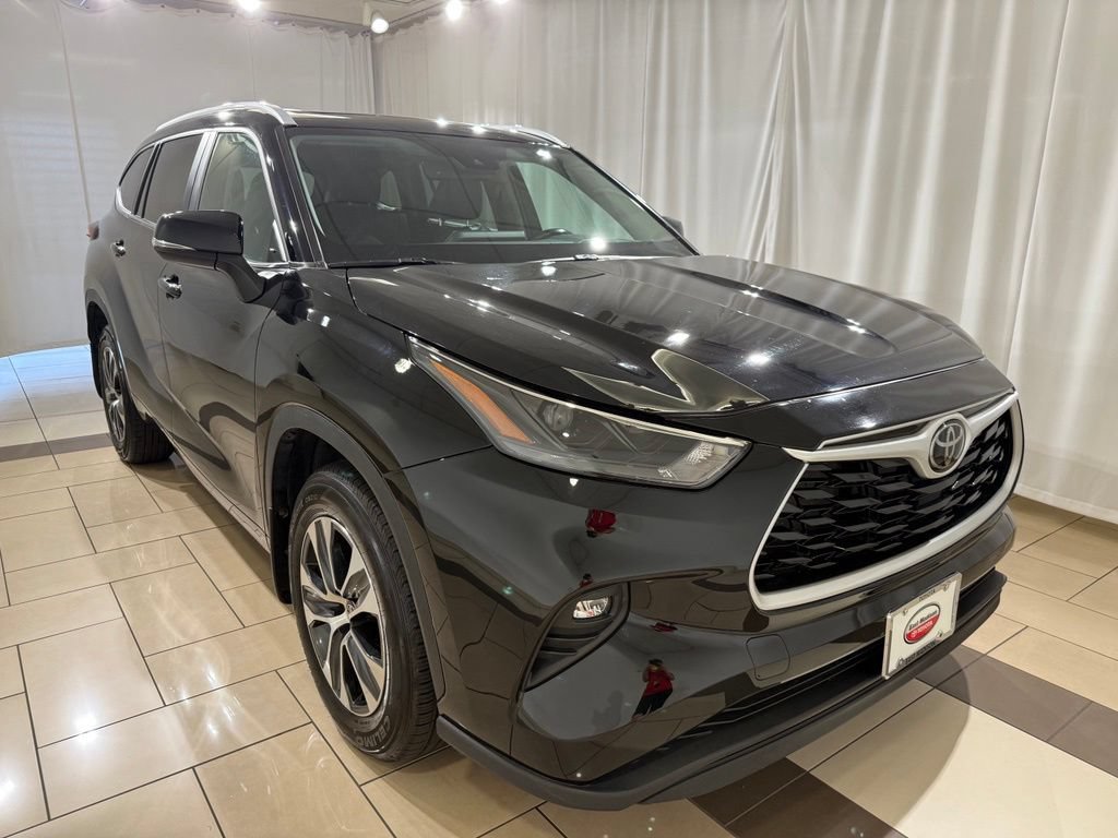 Certified 2024 Toyota Highlander XLE AWD/4WD image 7