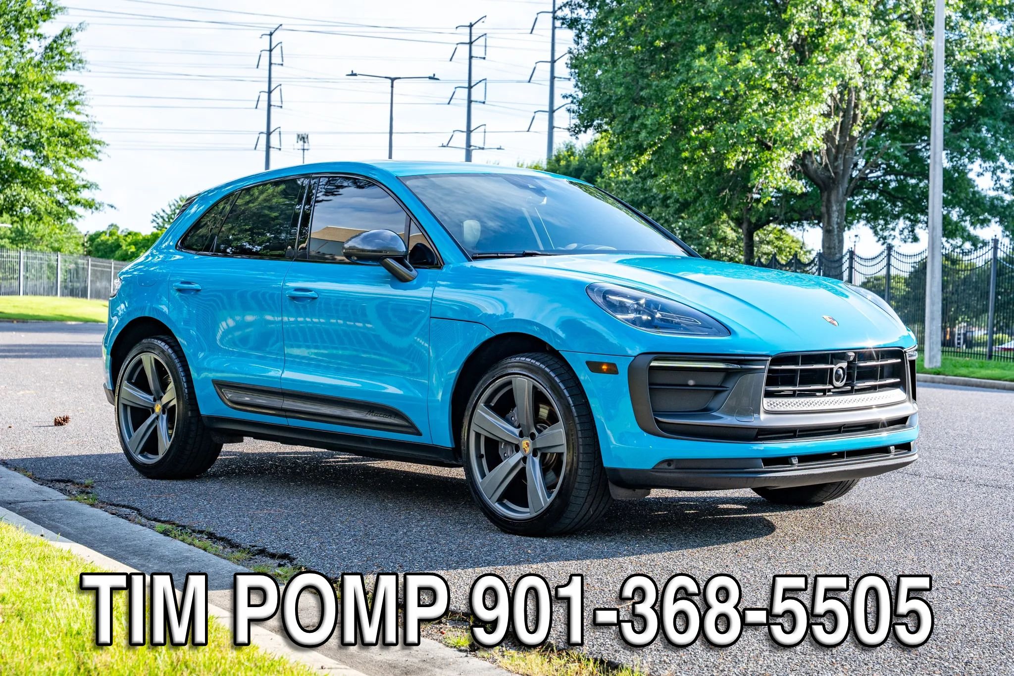 Used 2023 Porsche Macan Turbo w/ Premium Package AWD/4WD image 4