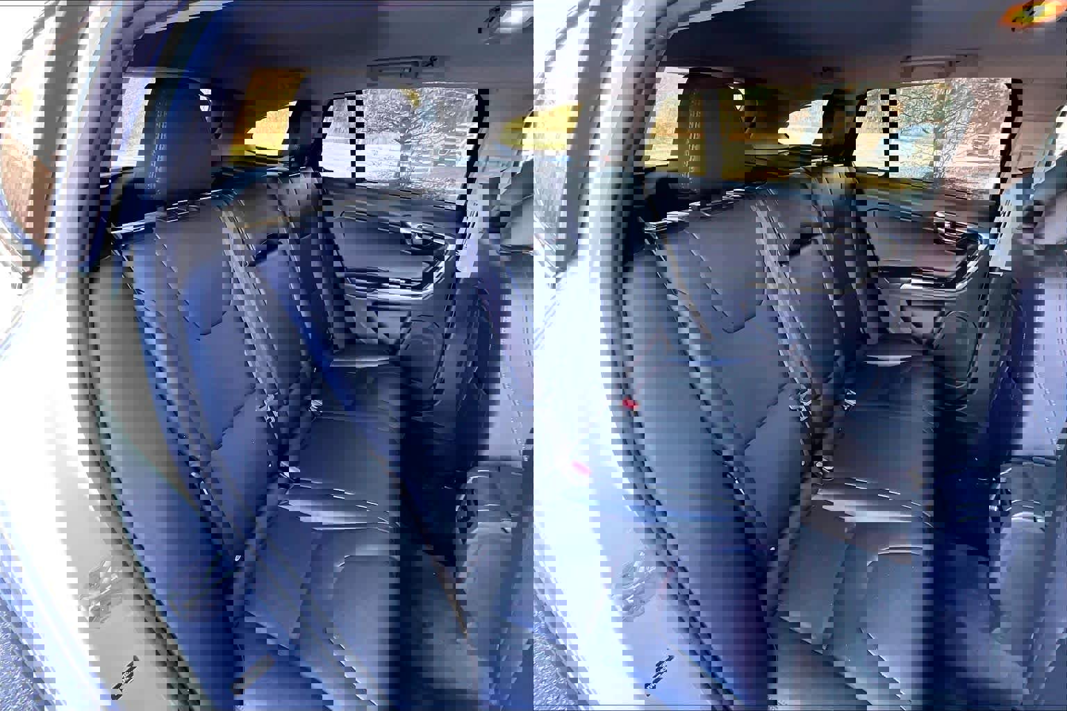 Used 2017 Volvo V60 T5 Cross Country w/ Convenience Package image 19