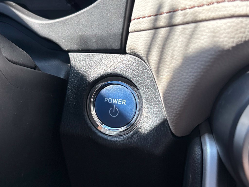 Used 2022 Toyota RAV4 Limited AWD/4WD image 19