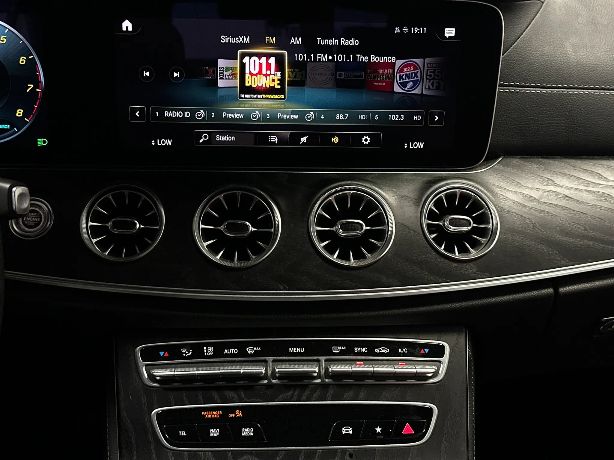 Used 2023 Mercedes-Benz E 450 Coupe image 26