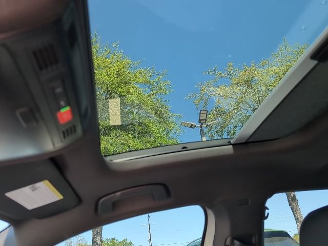 Certified 2021 Volkswagen Jetta R-Line w/ R-Line Cold Weather Package image 22