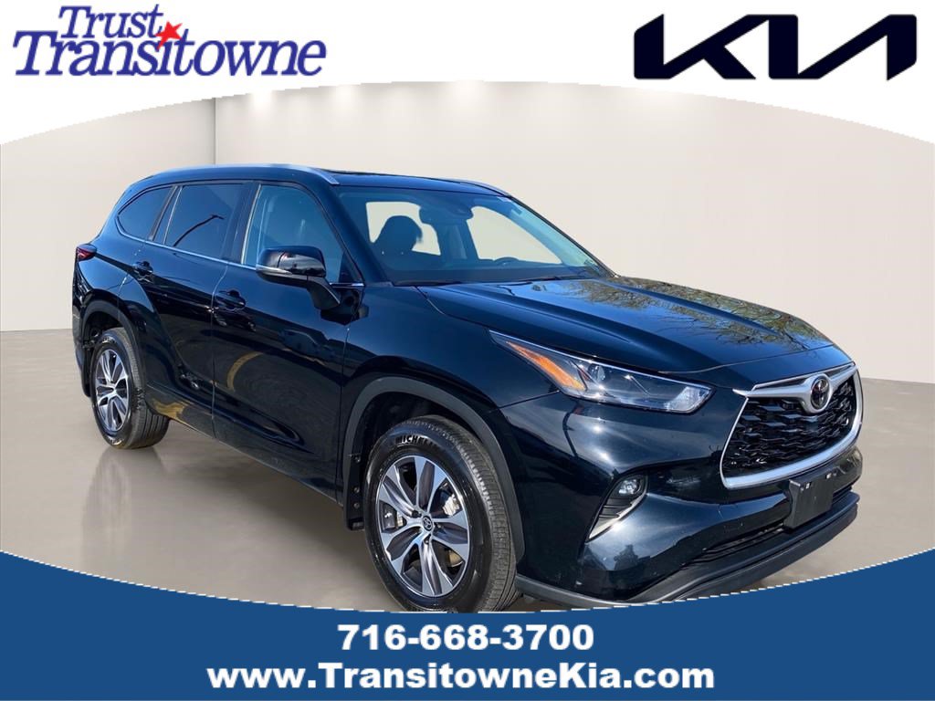Used 2023 Toyota Highlander XLE AWD/4WD video 1