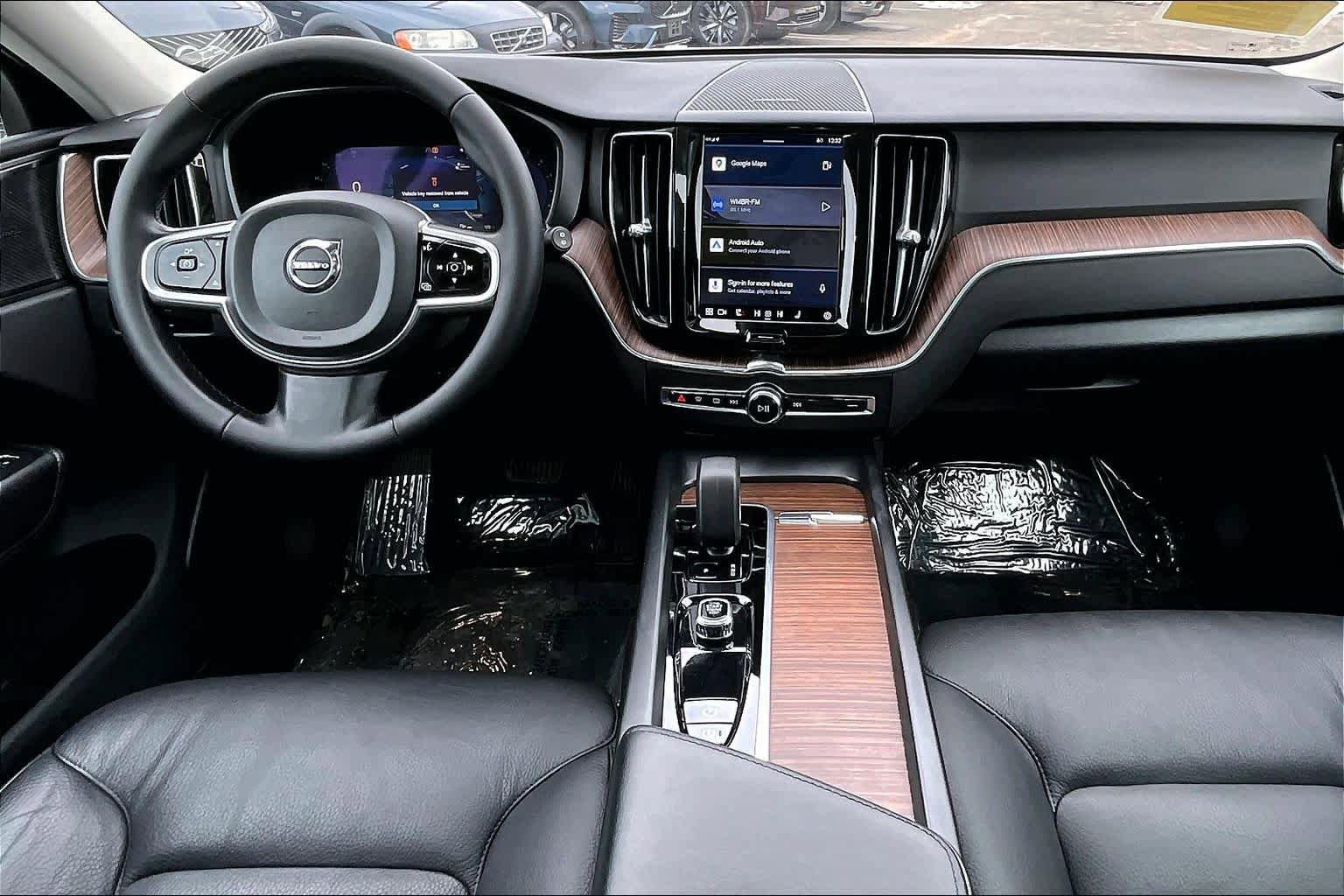 Certified 2023 Volvo XC60 B5 Plus w/ Climate Package image 15