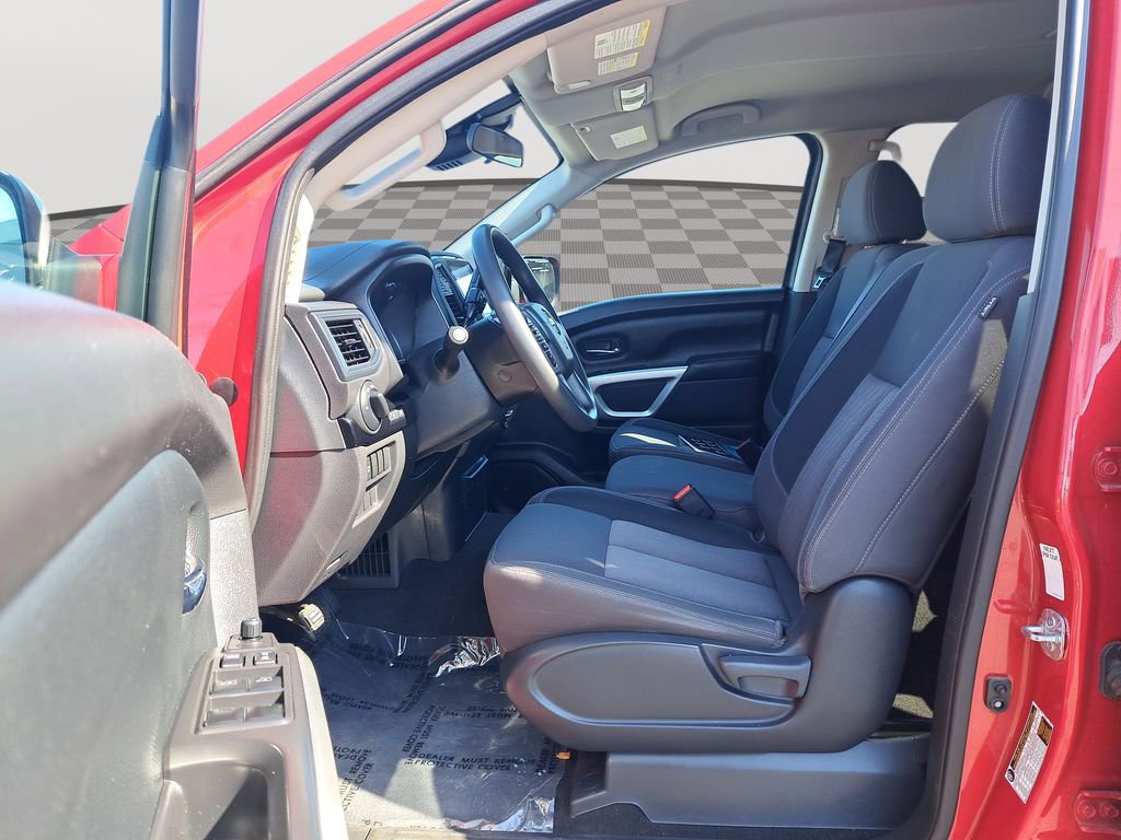 Used 2022 Nissan Titan SV AWD/4WD image 12