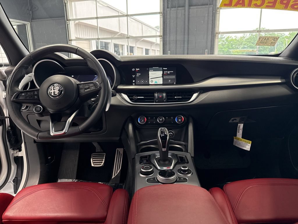 Used 2024 Alfa Romeo Stelvio Veloce AWD/4WD image 12