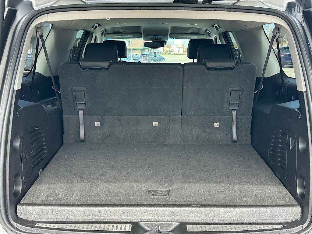 Used 2019 Chevrolet Suburban LT image 11