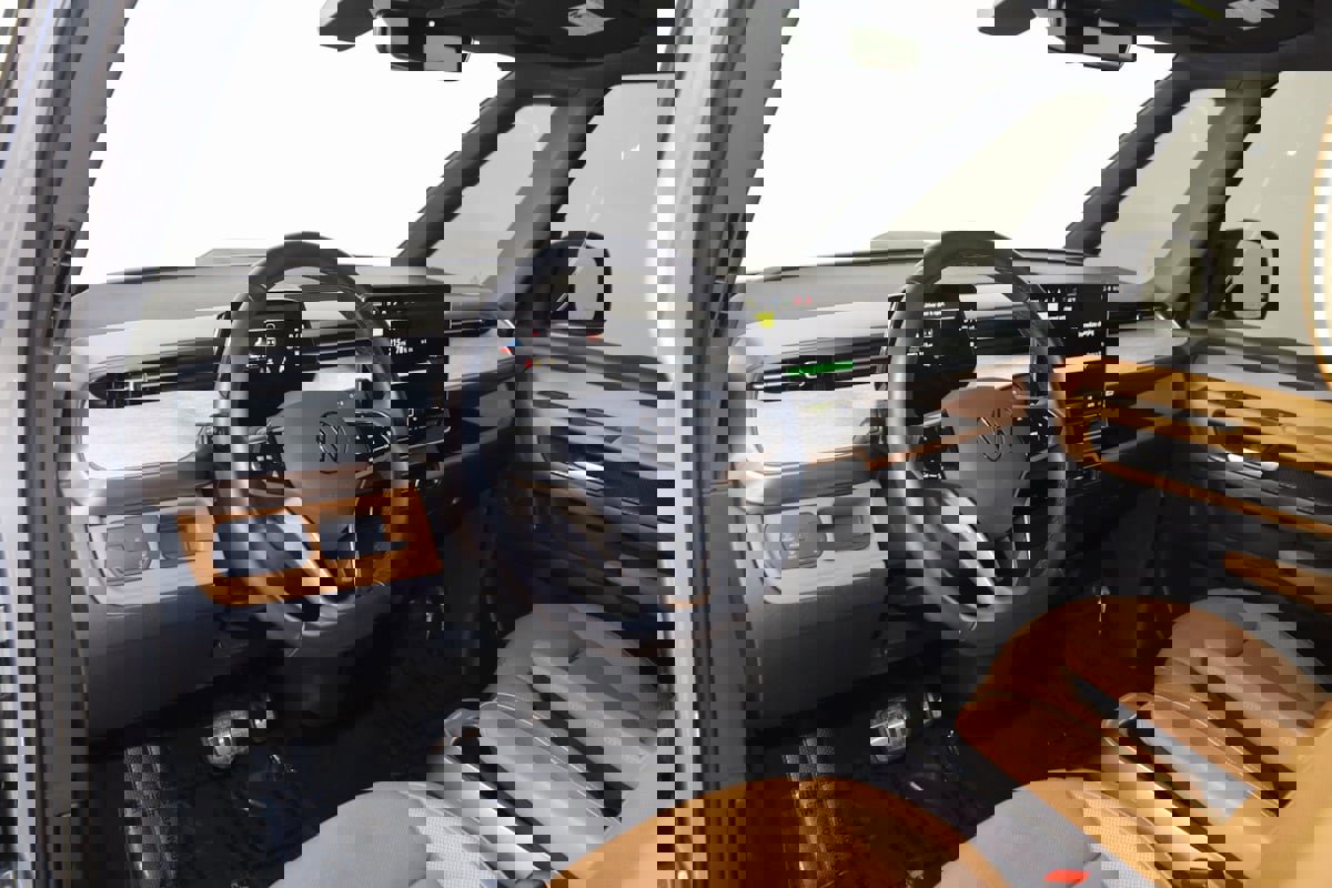 Used 2025 Volkswagen ID. Buzz Pro S image 29