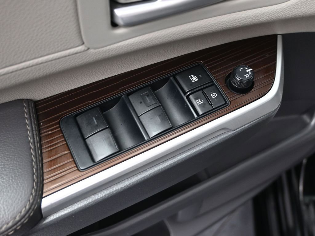 Used 2024 Toyota Sienna XLE image 11