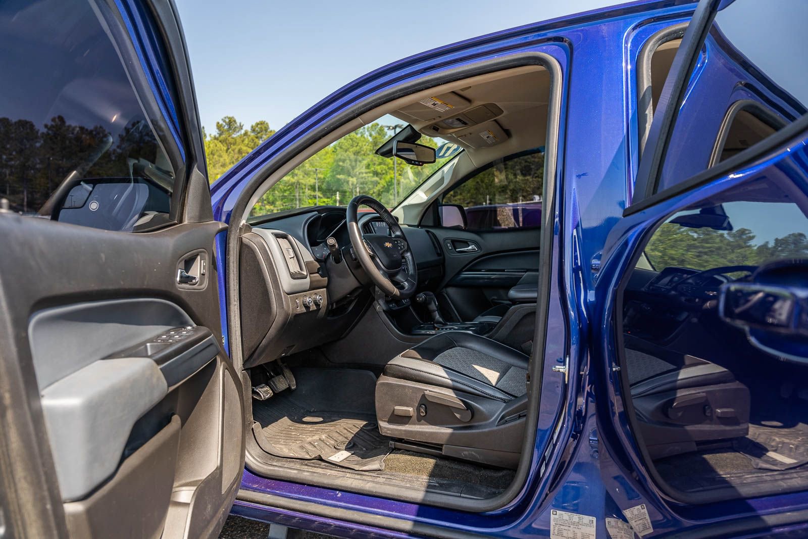 Used 2017 Chevrolet Colorado Z71 AWD/4WD image 17