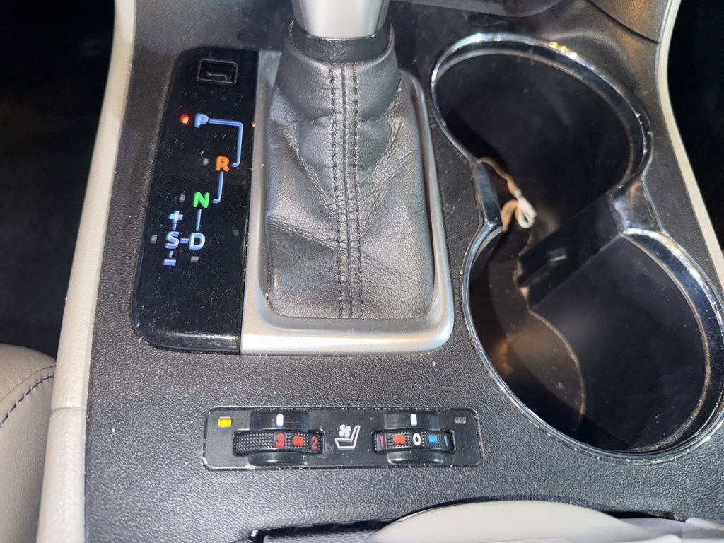 Used 2016 Toyota Highlander Limited w/ Driver Technology Package image 30