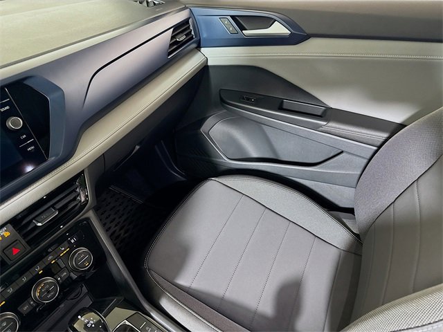 Used 2024 Volkswagen Taos SE image 21