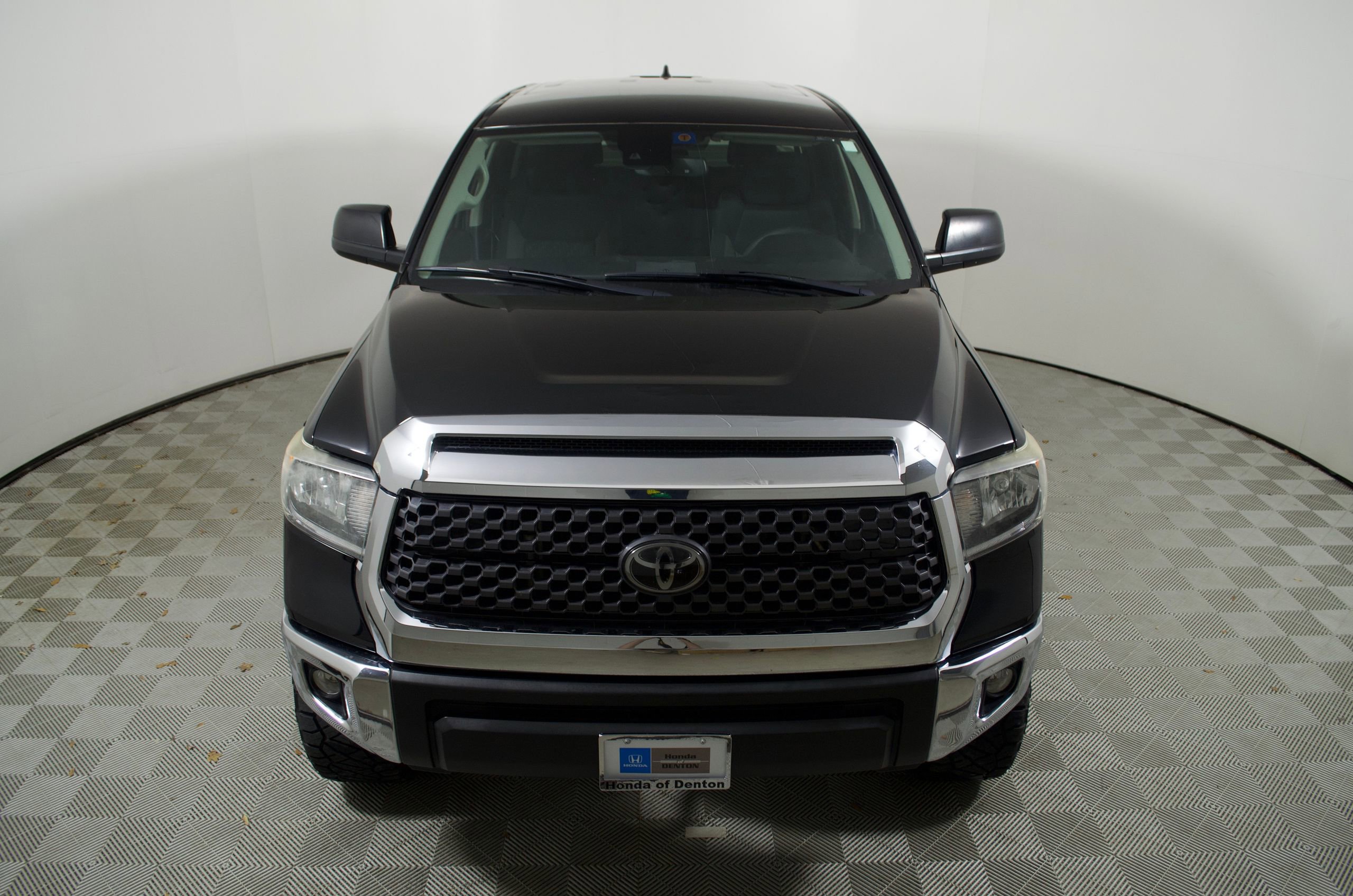Used 2020 Toyota Tundra SR5 w/ SR5 Upgrade Package AWD/4WD image 5