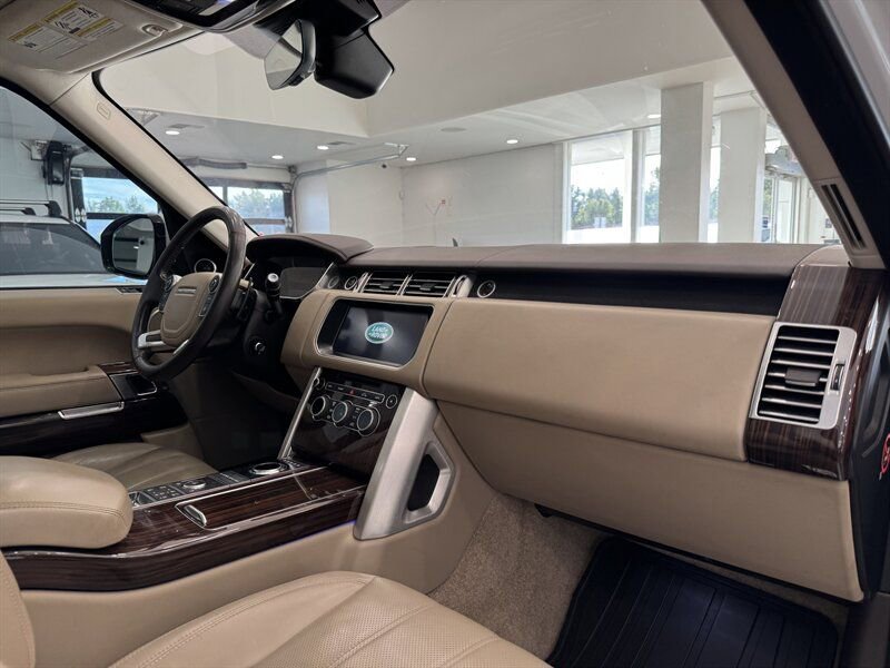 Used 2017 Land Rover Range Rover Supercharged image 16