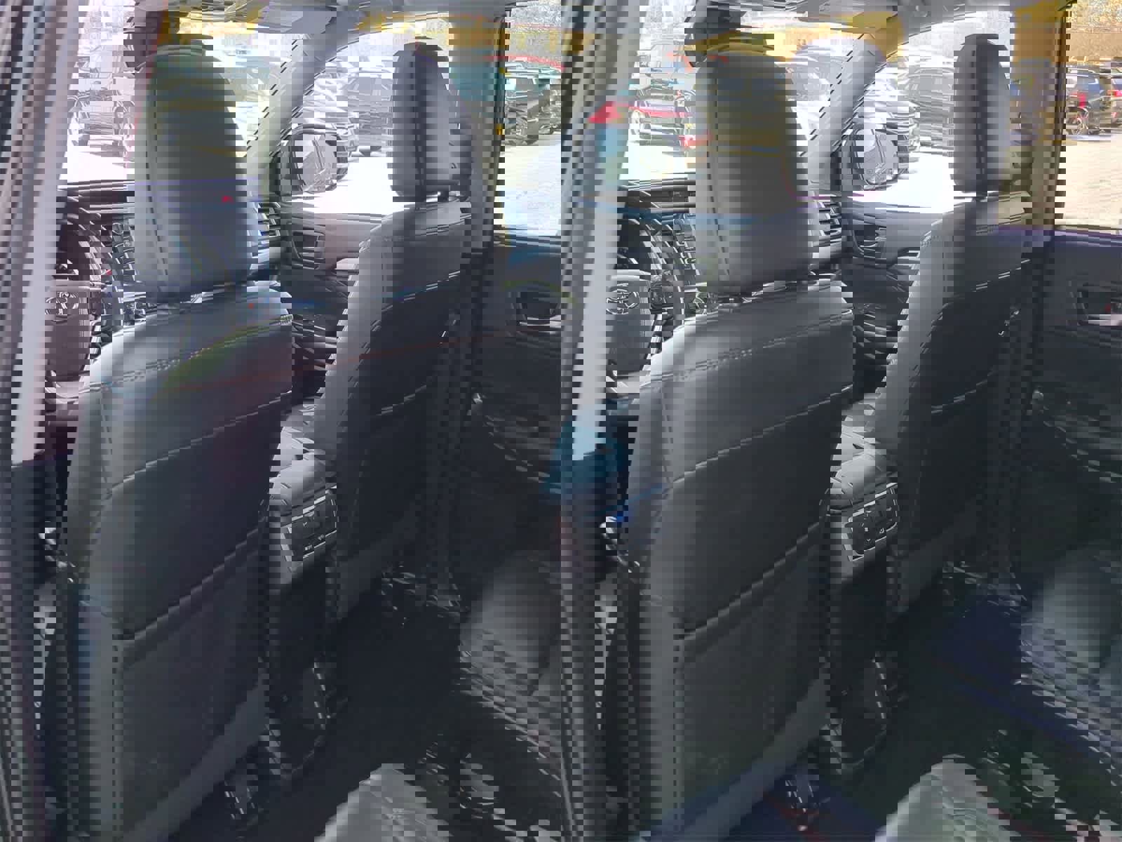 Used 2019 Toyota Highlander XLE image 18