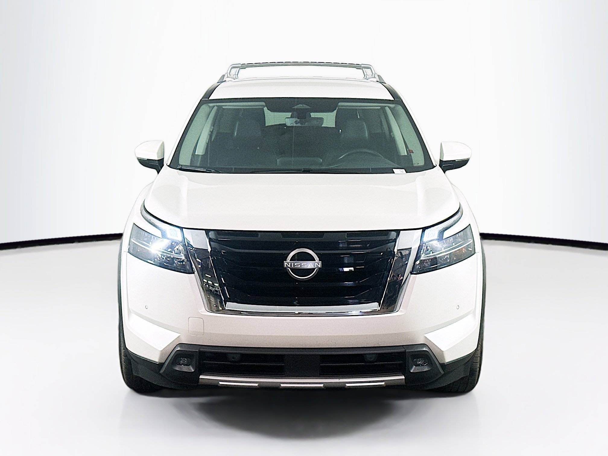 Used 2024 Nissan Pathfinder SL FWD image 2