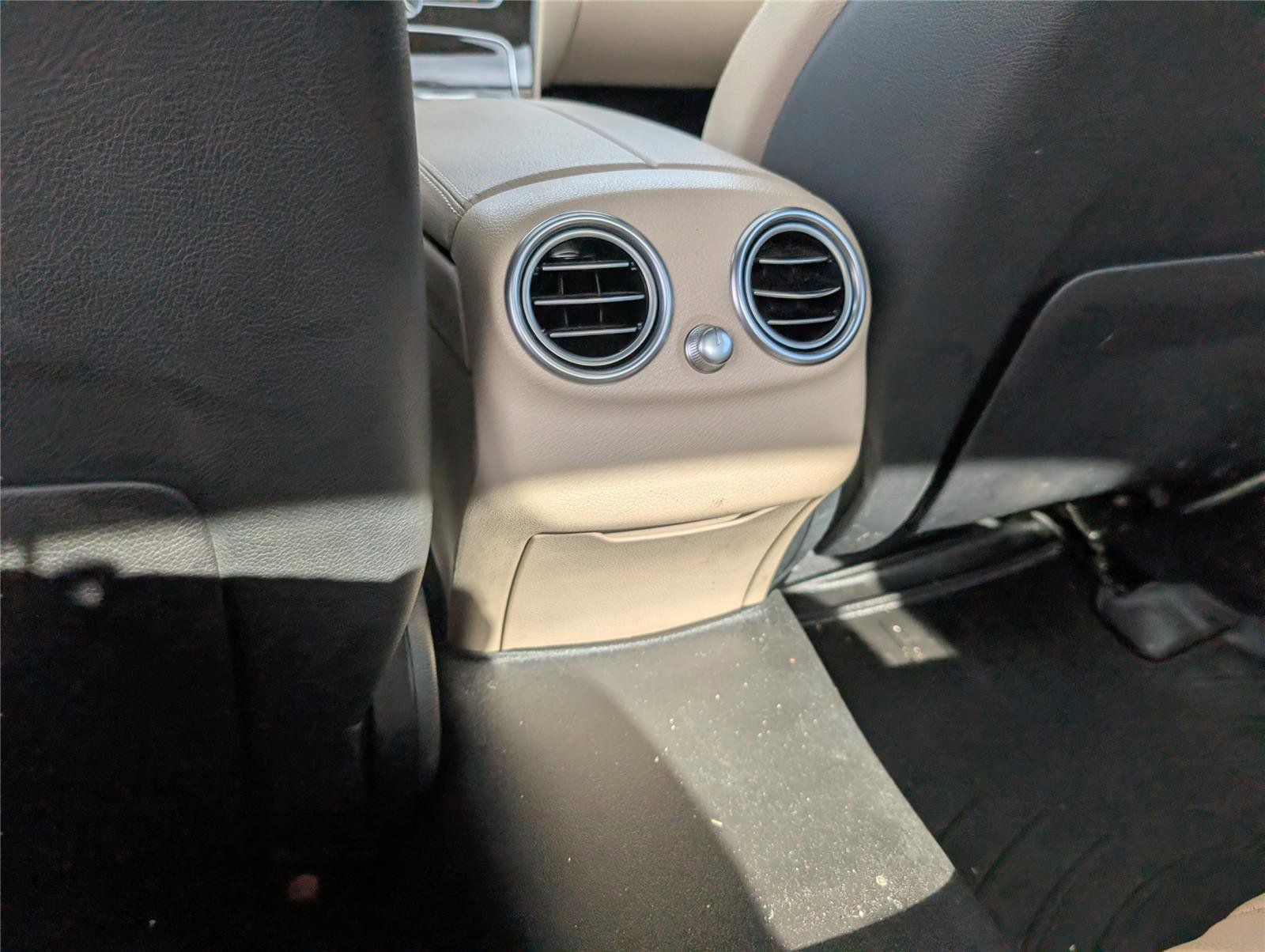 Used 2018 Mercedes-Benz C 300 Sedan image 27