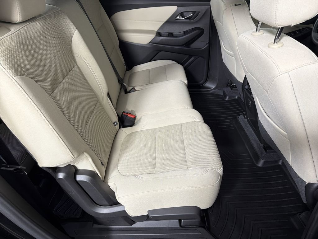 Used 2023 Chevrolet Traverse LS w/ Safety Package image 14