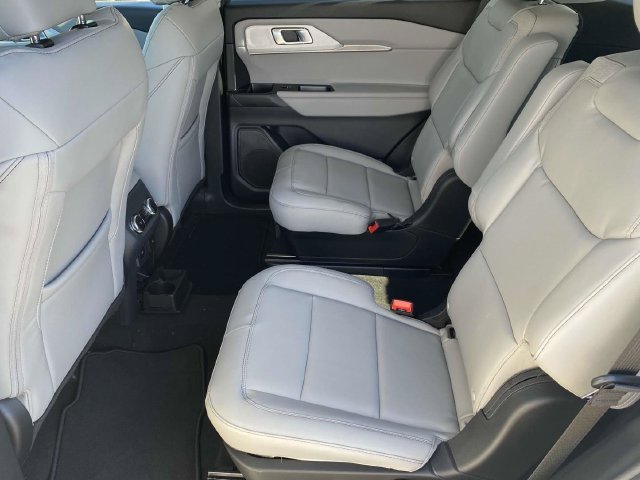 New 2026 Ford Explorer Active w/ Active Comfort Package AWD/4WD image 5