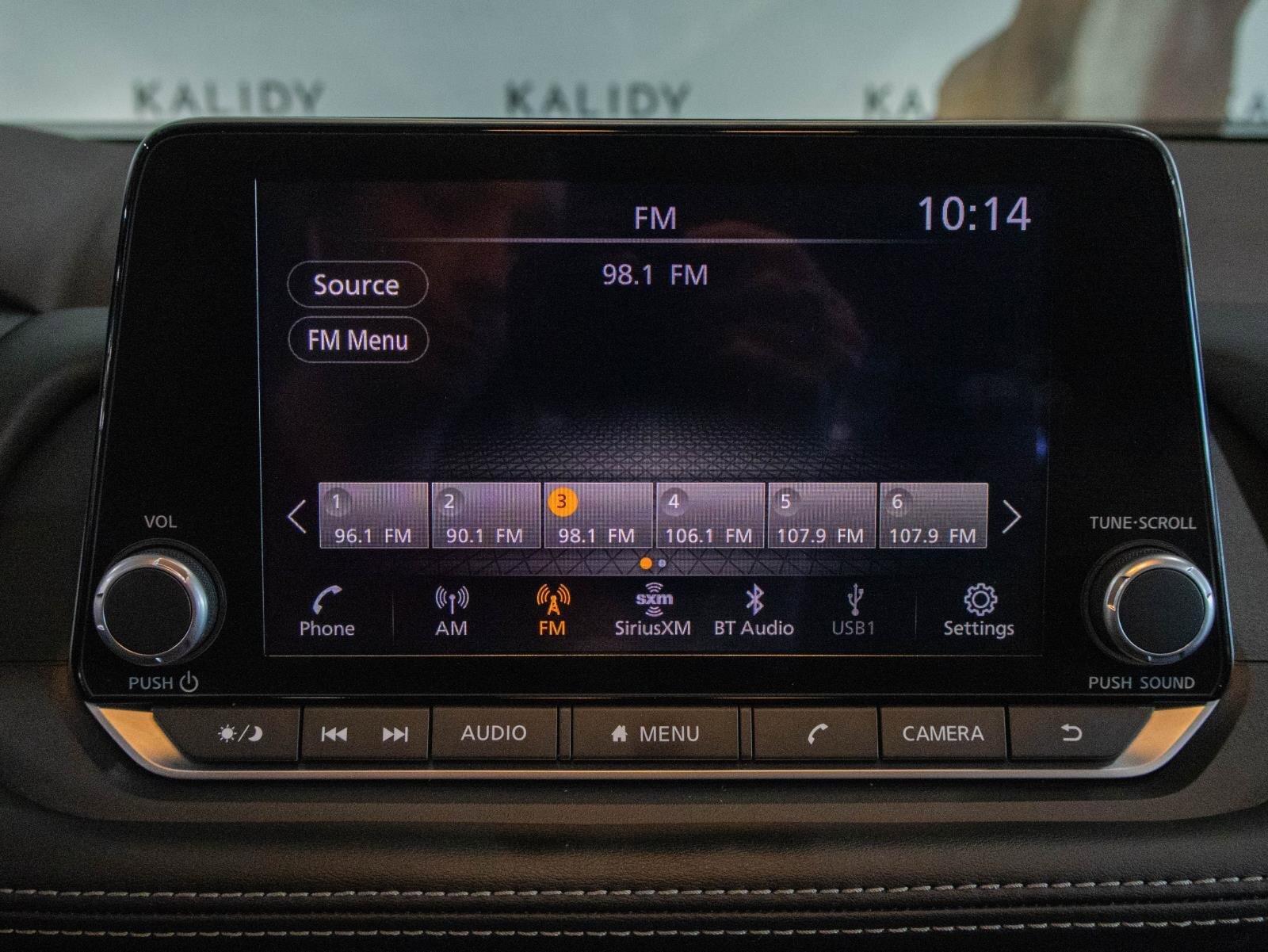 Used 2023 Nissan Rogue SV w/ SV Premium Package image 8