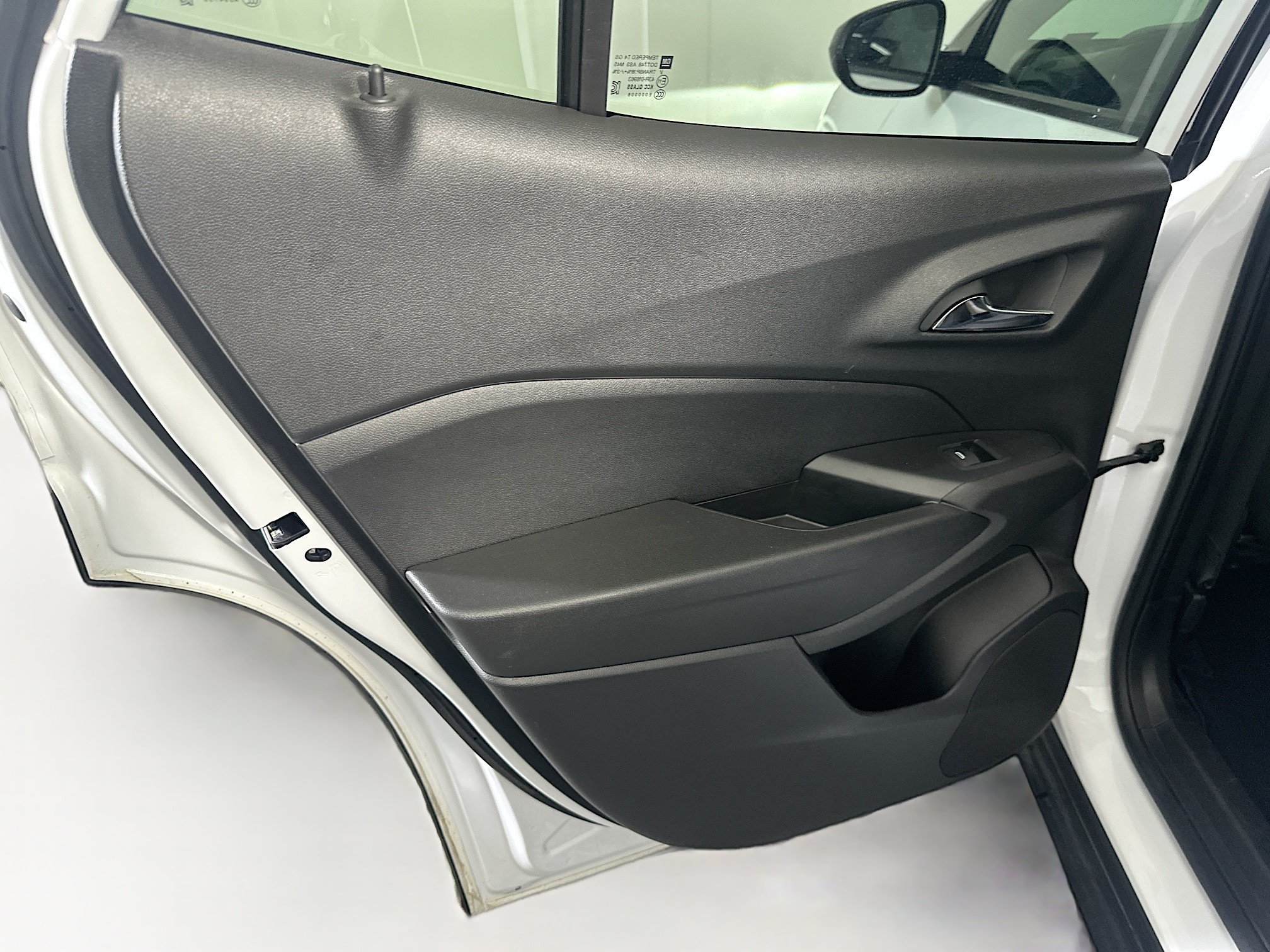 Used 2025 Chevrolet Trax LS FWD image 26