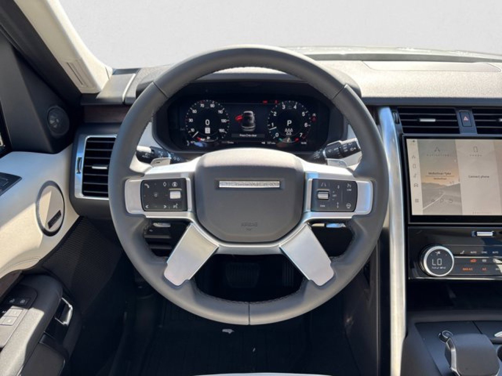 New 2025 Land Rover Discovery S image 15