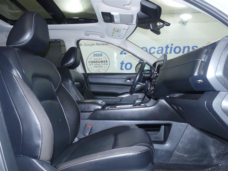 Used 2023 Nissan Pathfinder SL w/ SL Premium Package AWD/4WD image 5