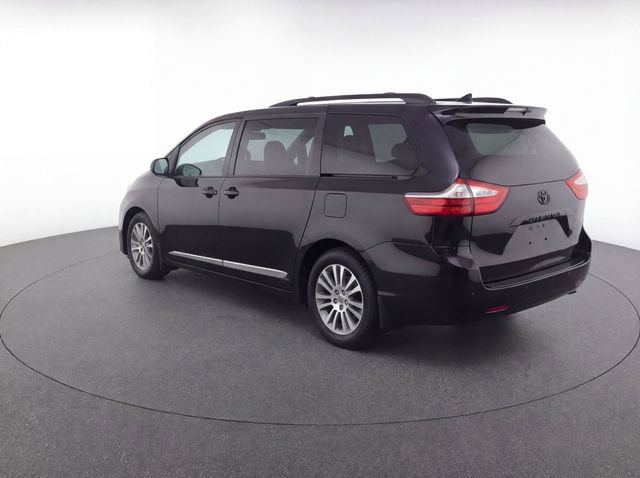 Used 2019 Toyota Sienna XLE w/ XLE Navigation Package FWD image 5