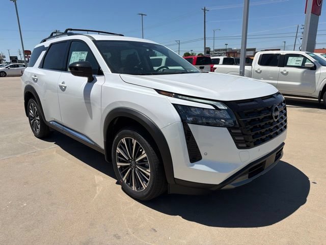 New 2026 Nissan Pathfinder Platinum w/ Cargo Package AWD/4WD image 3