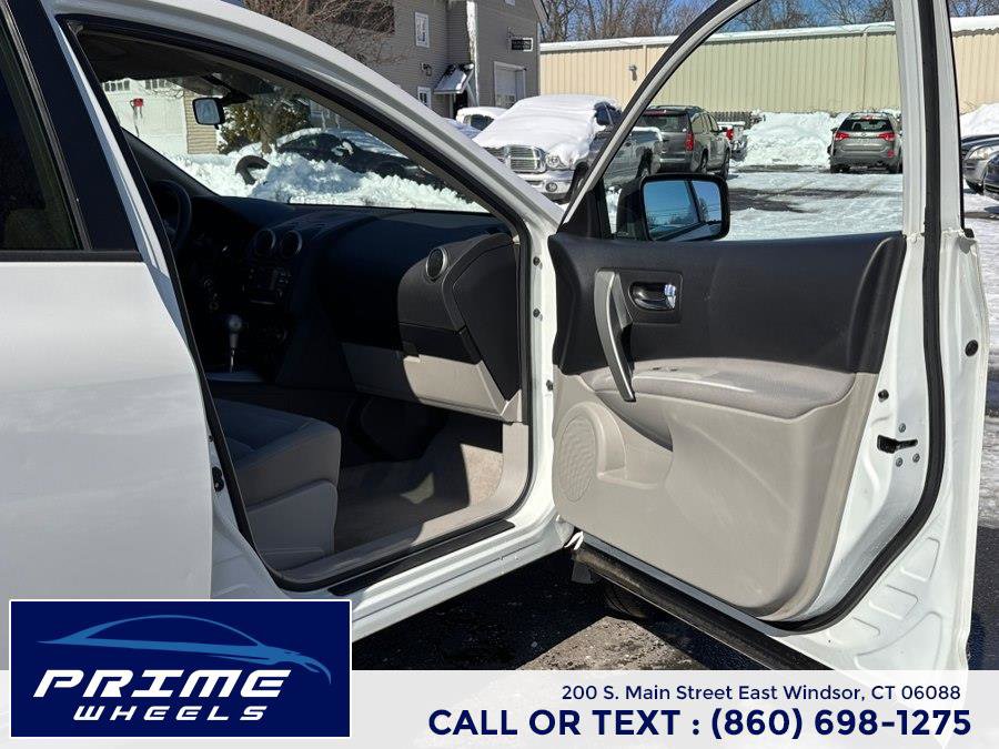 Used 2015 Nissan Rogue S w/ Convenience Package image 16