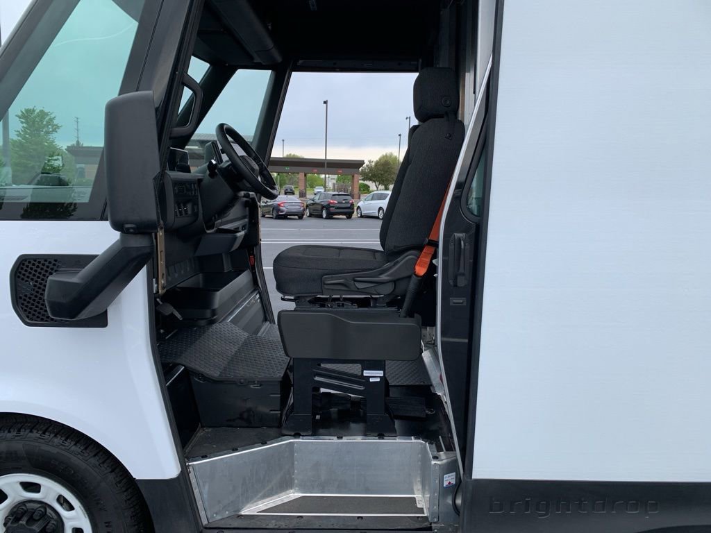 Used 2024 Chevrolet Brightdrop 600 w/ Commercial Equipment Package AWD/4WD image 17