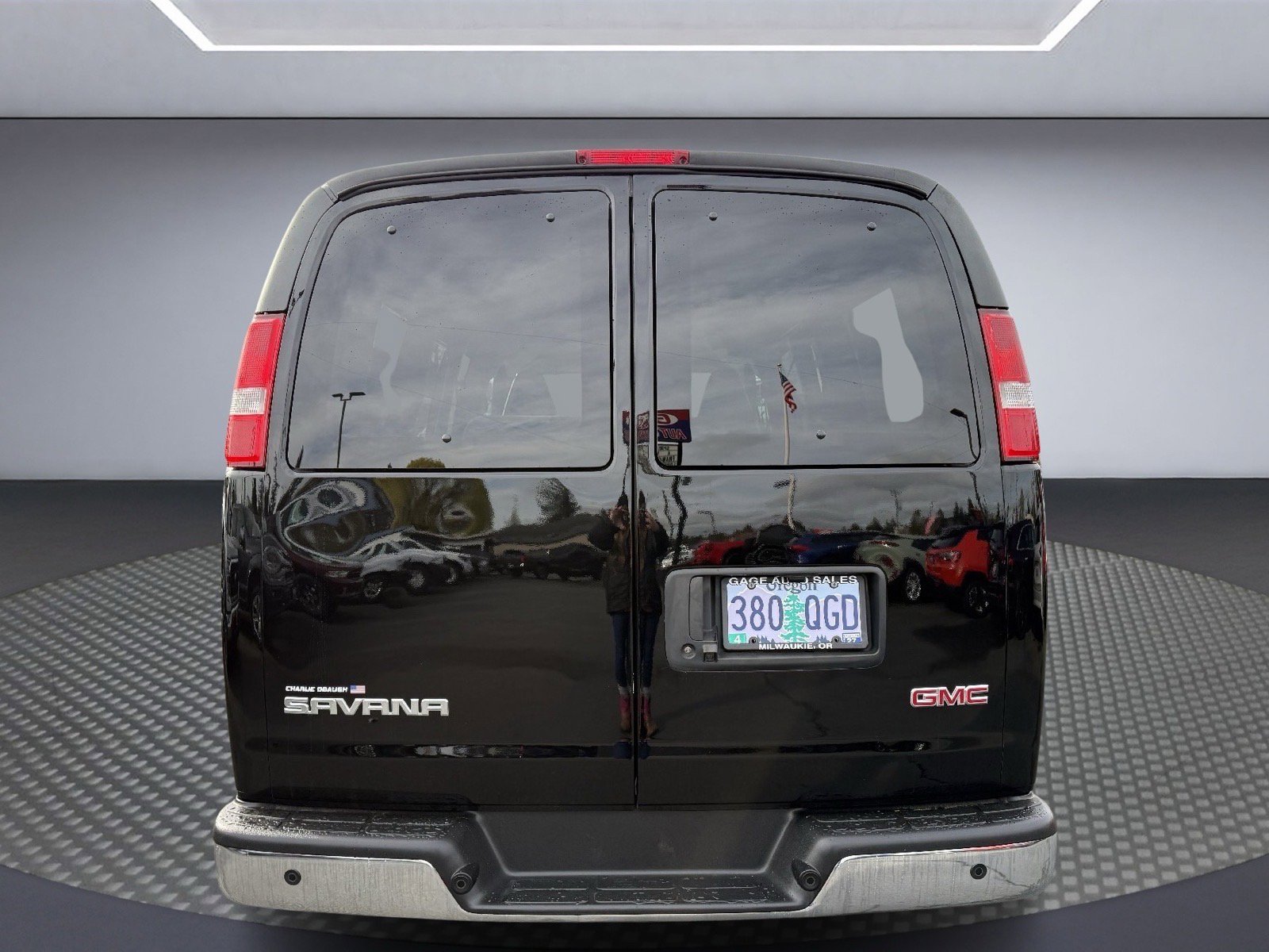 Used 2023 GMC Savana 2500 image 5