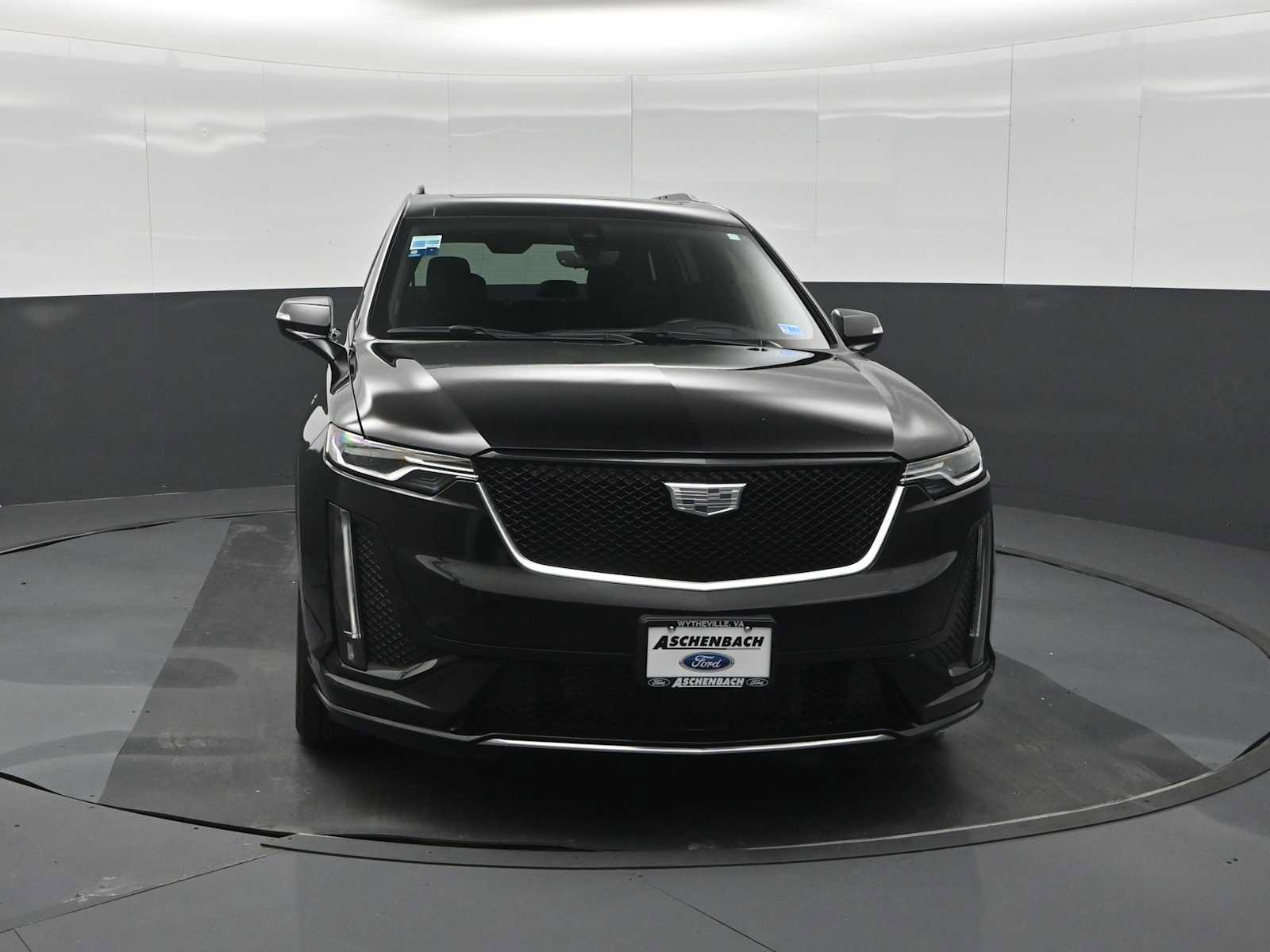Used 2024 Cadillac XT6 Sport w/ Technology Package AWD/4WD image 3