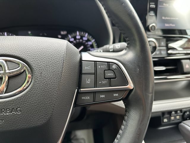 Used 2020 Toyota Highlander XLE FWD image 23