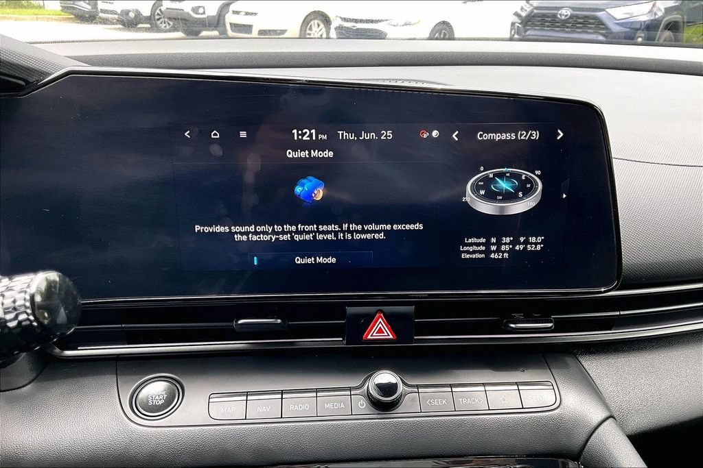 Certified 2025 Hyundai Elantra SEL FWD image 32