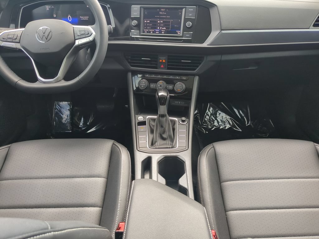 Used 2024 Volkswagen Jetta SE w/ Panoramic Sunroof Package FWD image 15