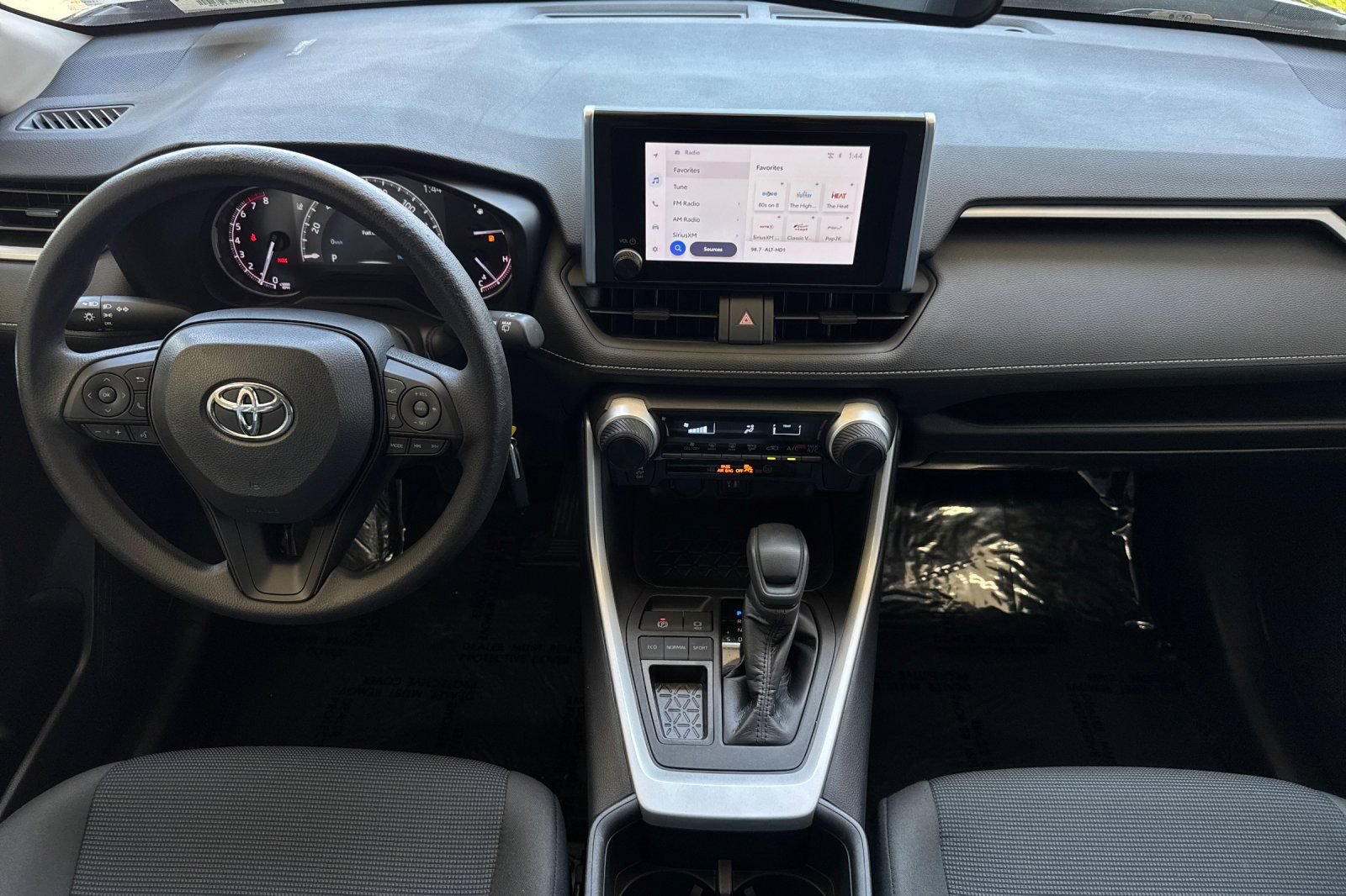 Used 2023 Toyota RAV4 LE FWD image 13