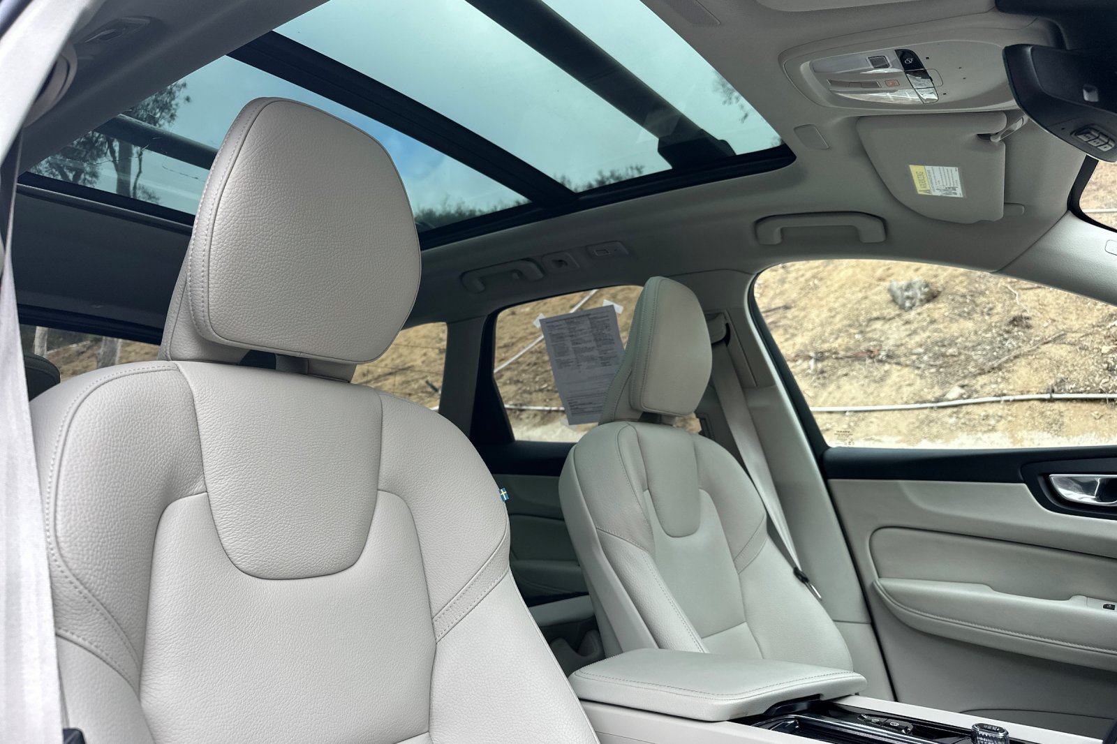 Certified 2024 Volvo XC60 B5 Plus w/ Protection Package Premier AWD/4WD image 20