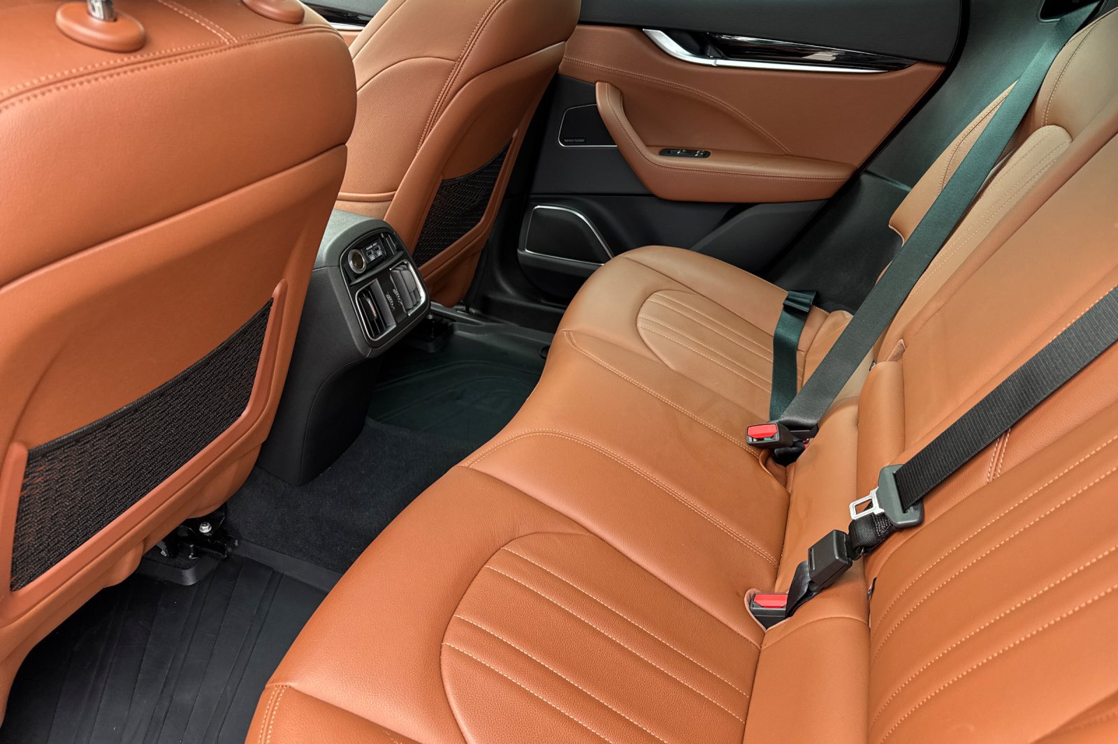 Used 2022 Maserati Levante GT AWD/4WD image 12