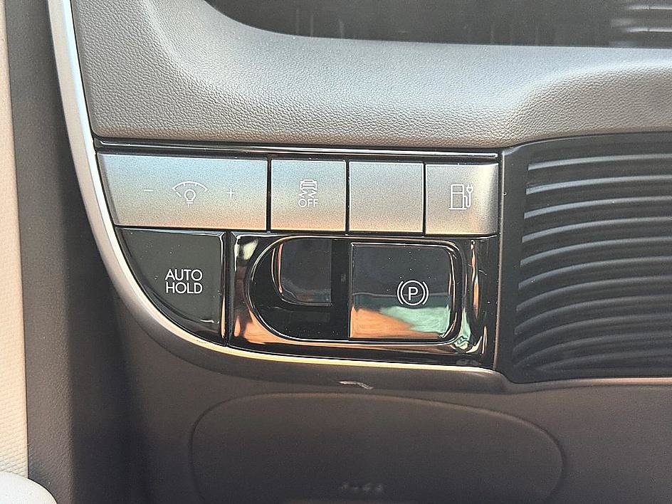 Certified 2025 Hyundai Ioniq 5 SE RWD image 21
