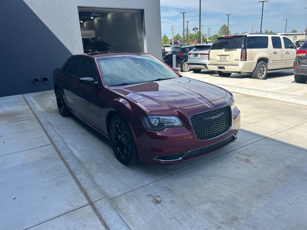 Used 2019 Chrysler 300 Touring w/ Sport Appearance Package image 3
